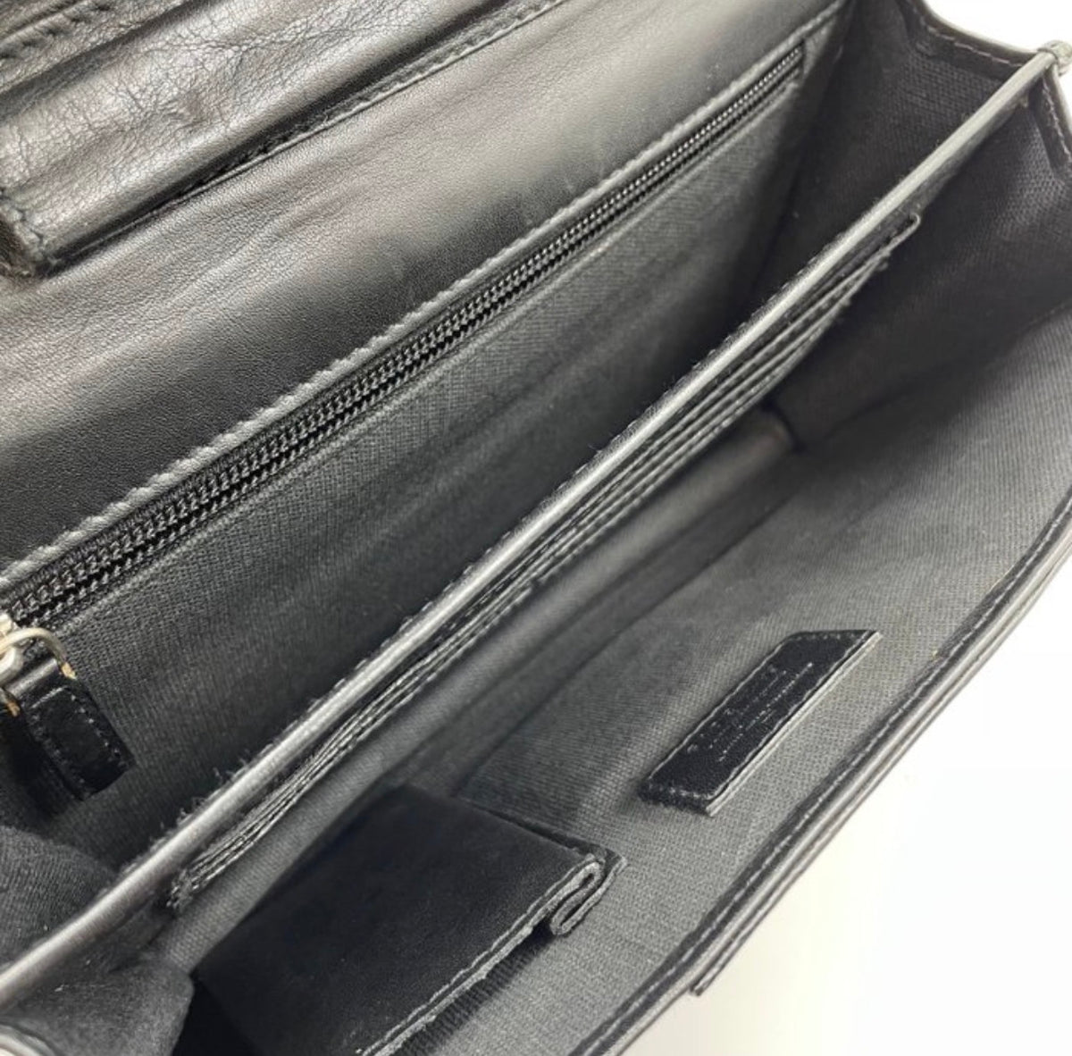 Salvatore Ferragamo Leder-Clutch Schwarz