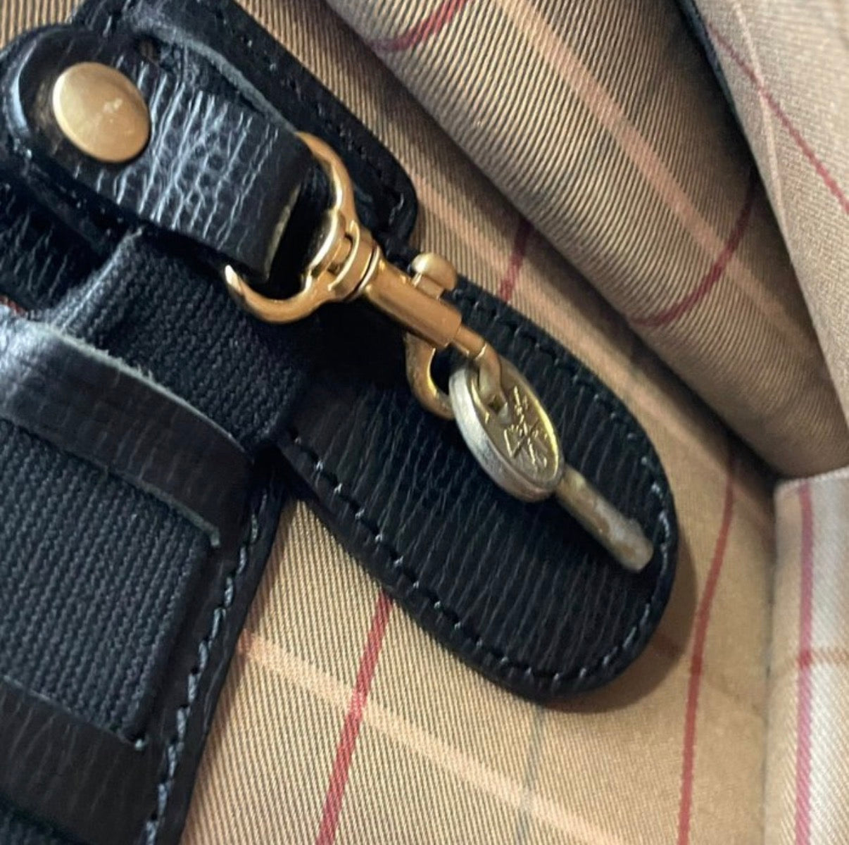 Burberrys Vintage Textured Leather Lock Clutch Bag